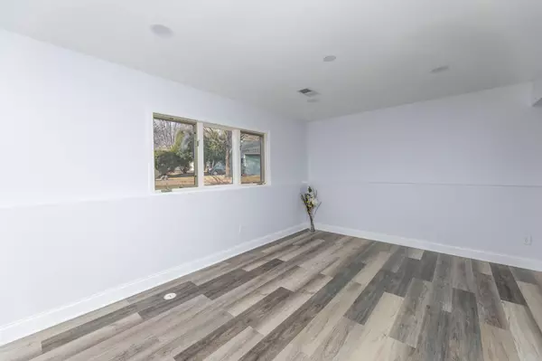 Coon Rapids, MN 55433,401 84th LN NW