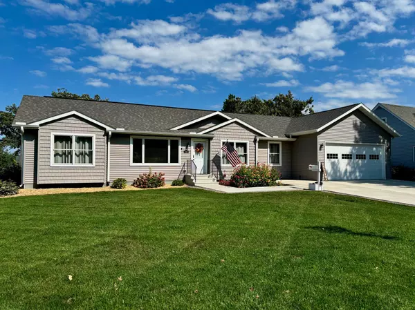 726 N Oak ST, Lake City, MN 55041