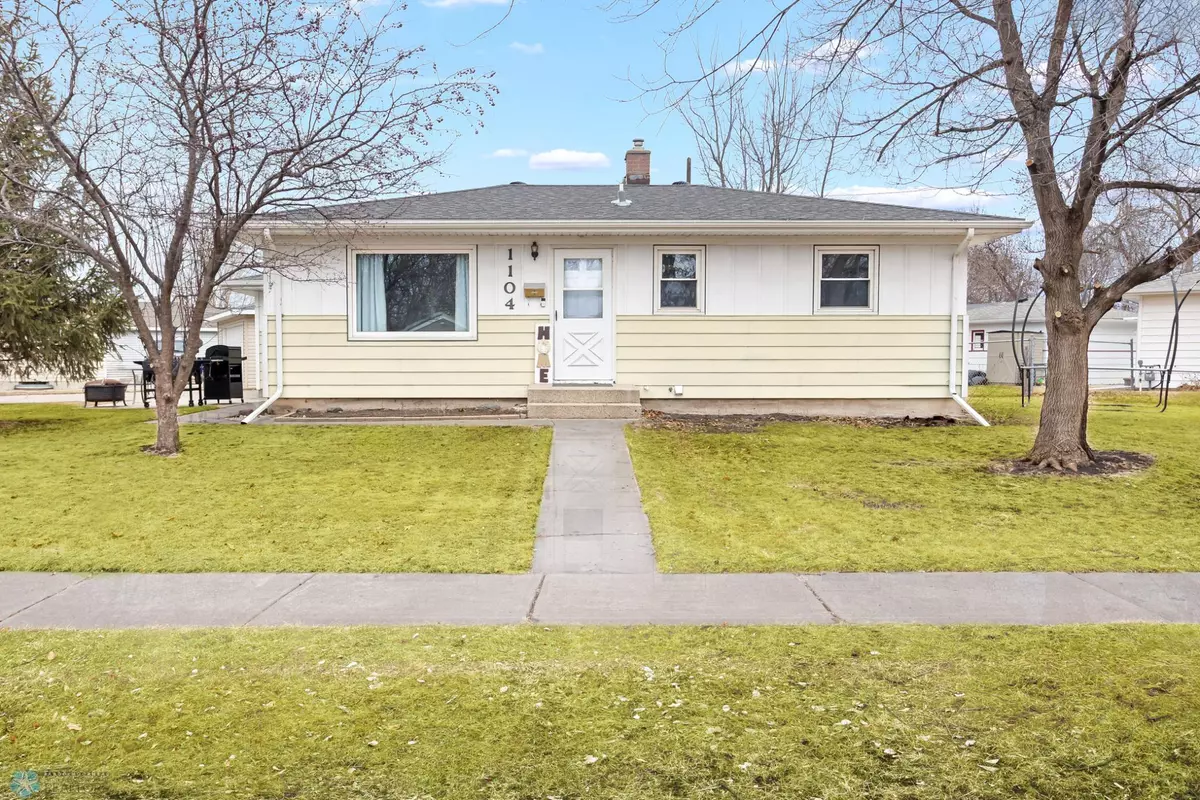 Moorhead, MN 56560,1104 18 1/2 ST N