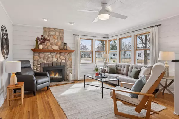 Minneapolis, MN 55410,5841 Queen AVE S