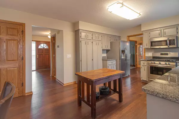 Chanhassen, MN 55317,8250 W Lake CT