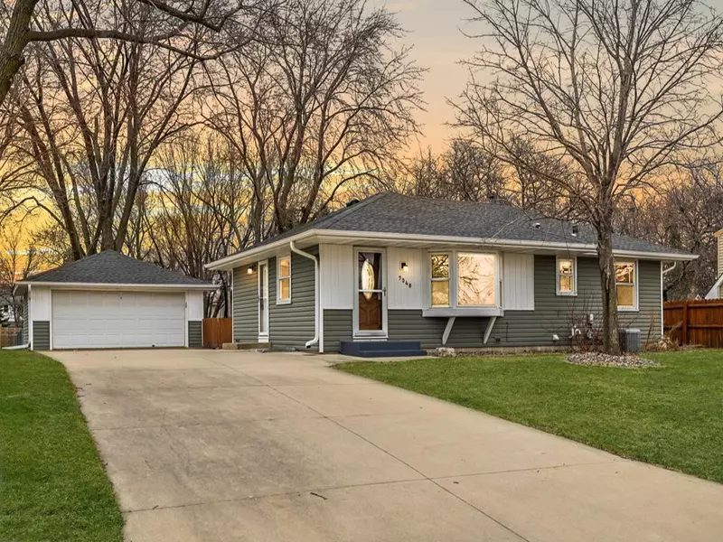 7048 90th ST S, Cottage Grove, MN 55016