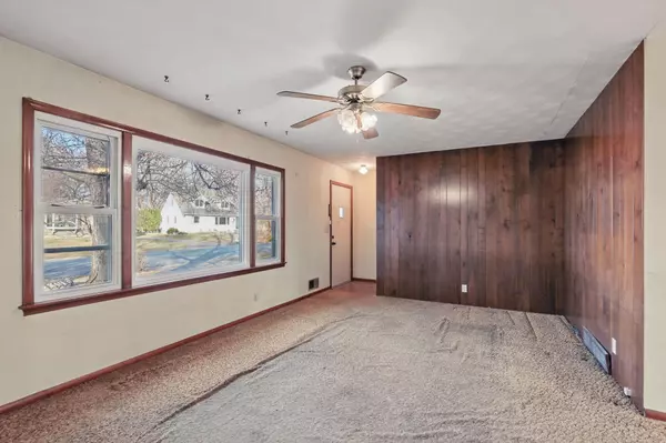 Eagan, MN 55122,2034 Emerald LN