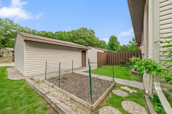 Burnsville, MN 55337,172 River Woods LN