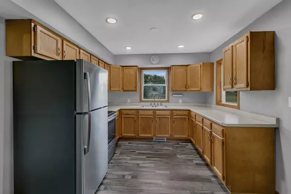 Avon, MN 56310,424 1st ST NE