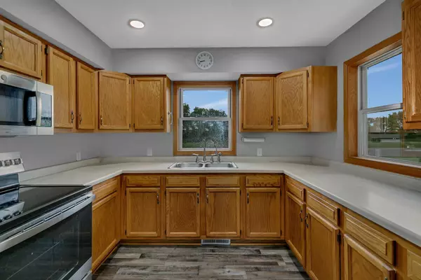 Avon, MN 56310,424 1st ST NE