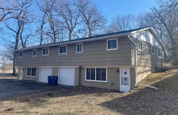 10 Wildhurst RD, Excelsior, MN 55331