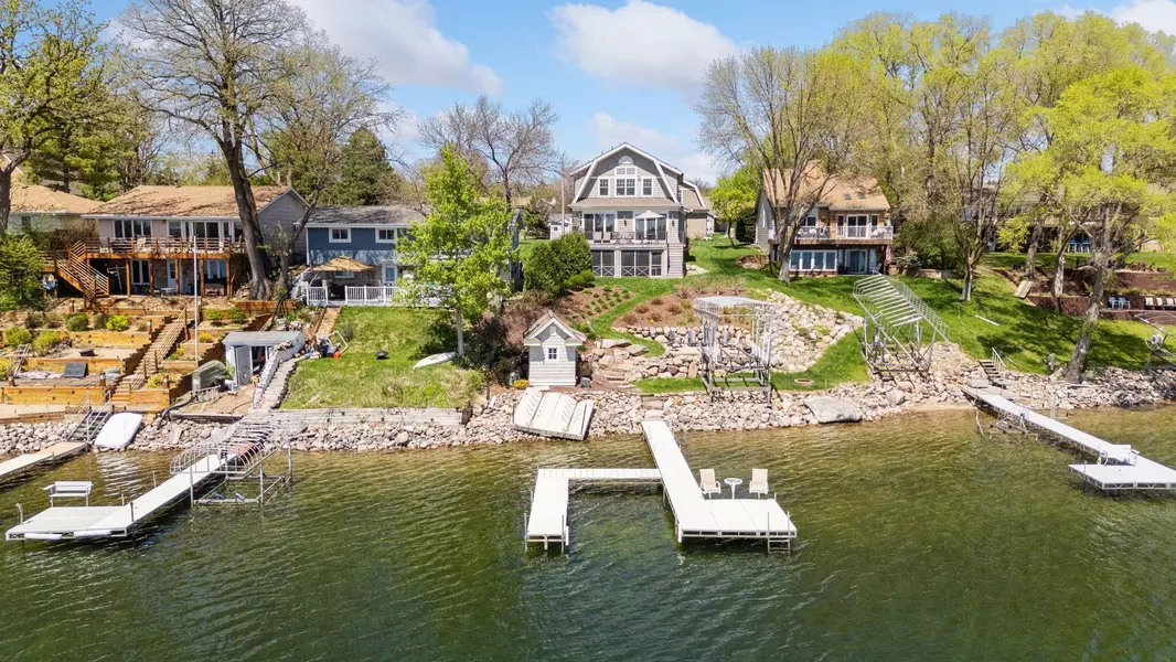 5485 Shore TRL NE, Prior Lake, MN 55372