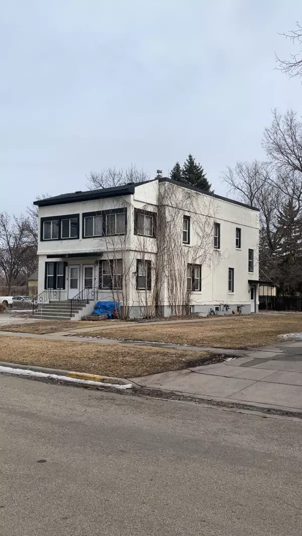 408 10th ST S, Moorhead, MN 56560