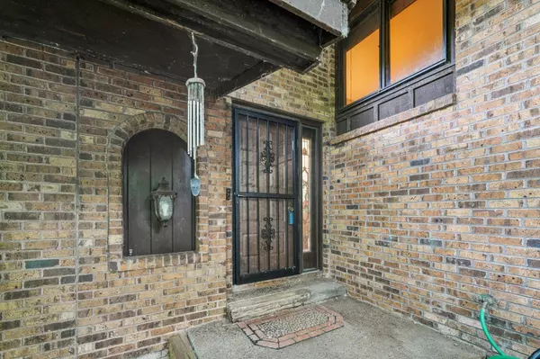 Burnsville, MN 55306,101 Oak Shore DR