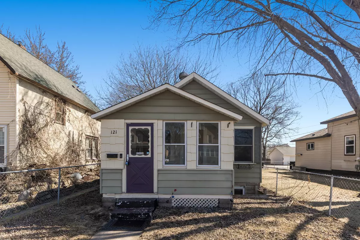 South Saint Paul, MN 55075,121 3rd AVE S