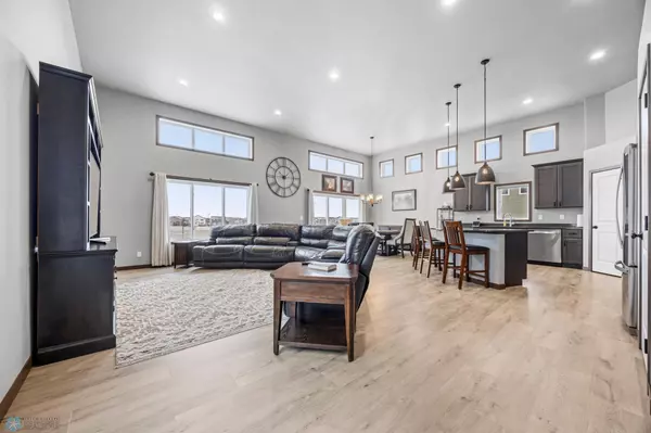 West Fargo, ND 58078,5515 Lori LN W