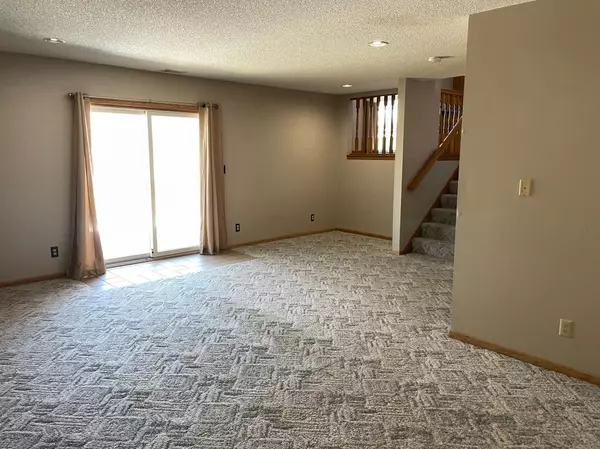 Oakdale, MN 55128,7058 44th ST N