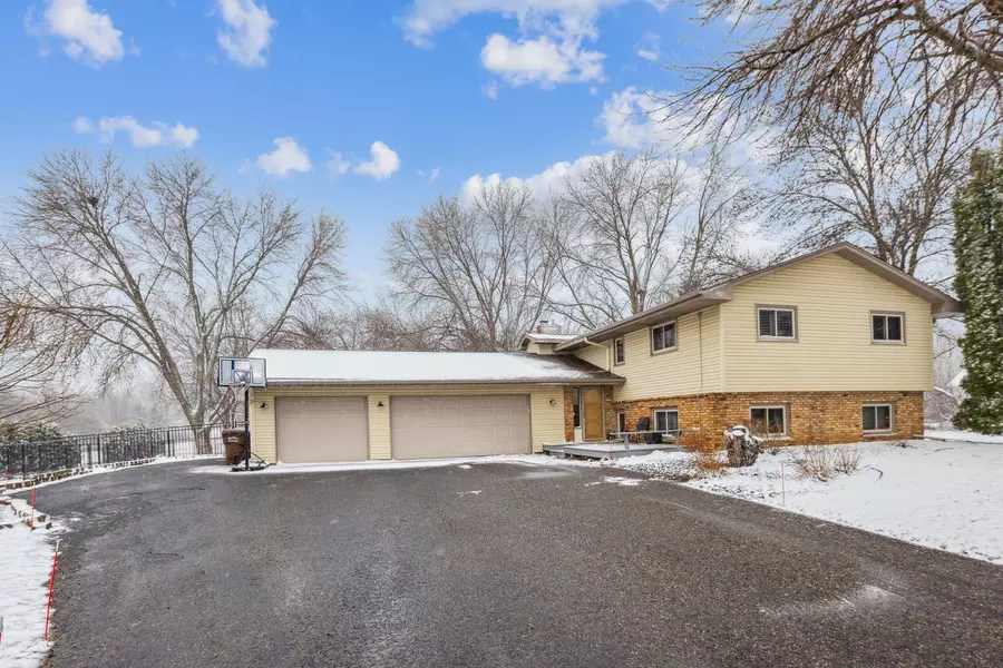 19701 Jackie LN, Rogers, MN 55374