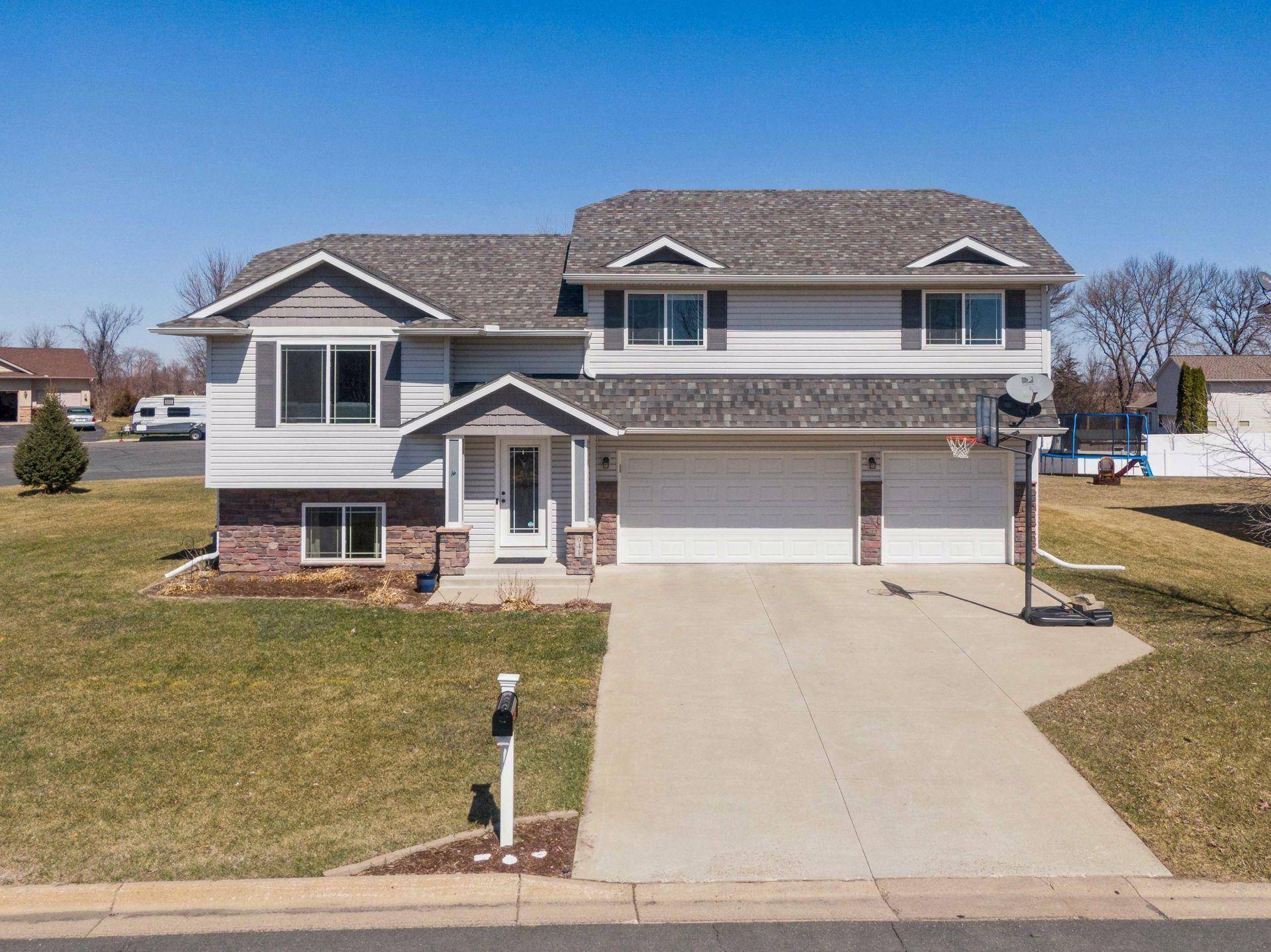 Montrose, MN 55363,941 Breckenridge LN