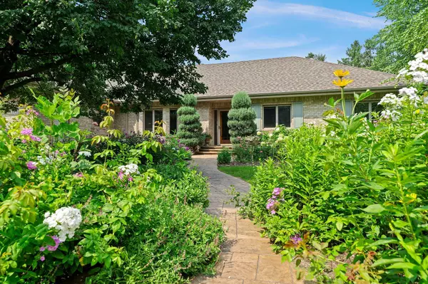 Chanhassen, MN 55331,3931 Crestview DR