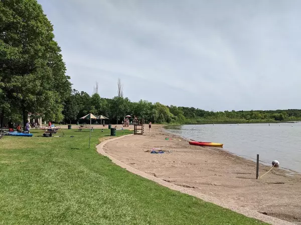 3931 Crestview DR, Chanhassen, MN 55331