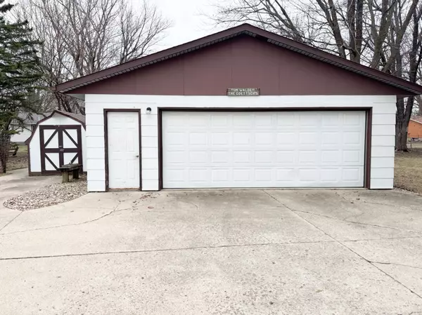 Worthington, MN 56187,1525 S Shore DR
