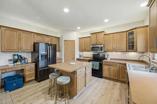 Brooklyn Park, MN 55443,3214 98th CIR N