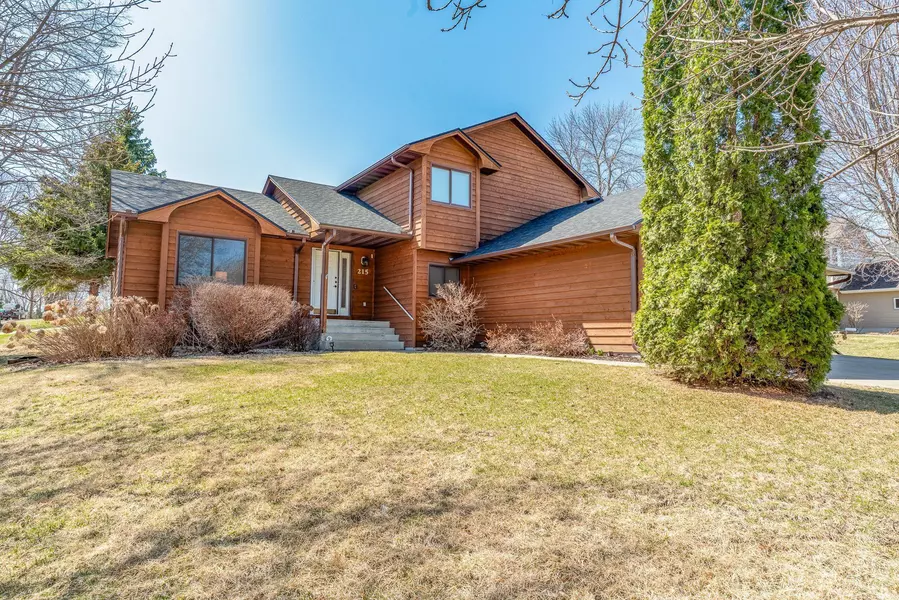 215 Essex RD, Mankato, MN 56001