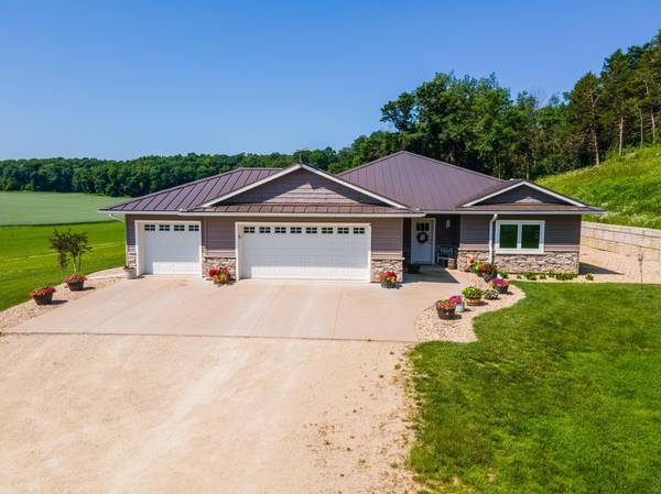 26369 Cherokee RD, Saint Charles Twp, MN 55972