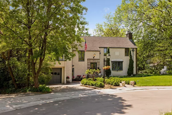 Saint Paul, MN 55116,7 Montcalm CT