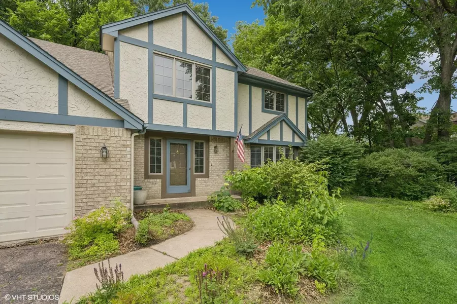 12555 Dover DR, Apple Valley, MN 55124