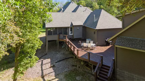 Chanhassen, MN 55331,1811 Lake Lucy LN
