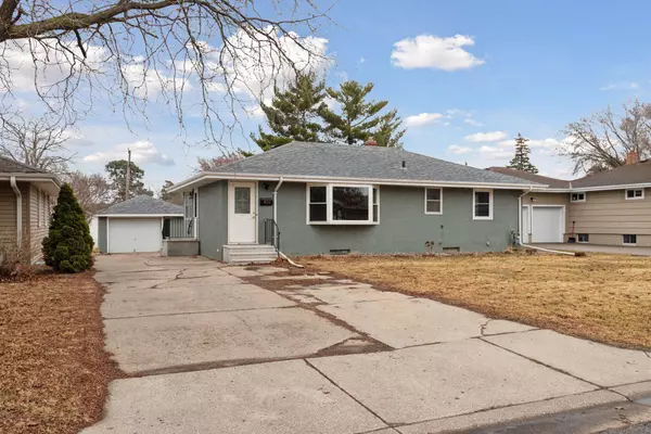 820 21st AVE N, South Saint Paul, MN 55075