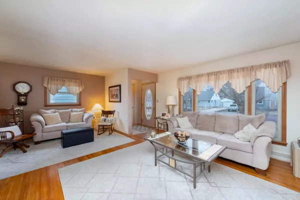 Mankato, MN 56001,118 Long ST