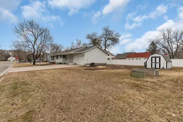 Melrose, MN 56352,6 2nd AVE SW