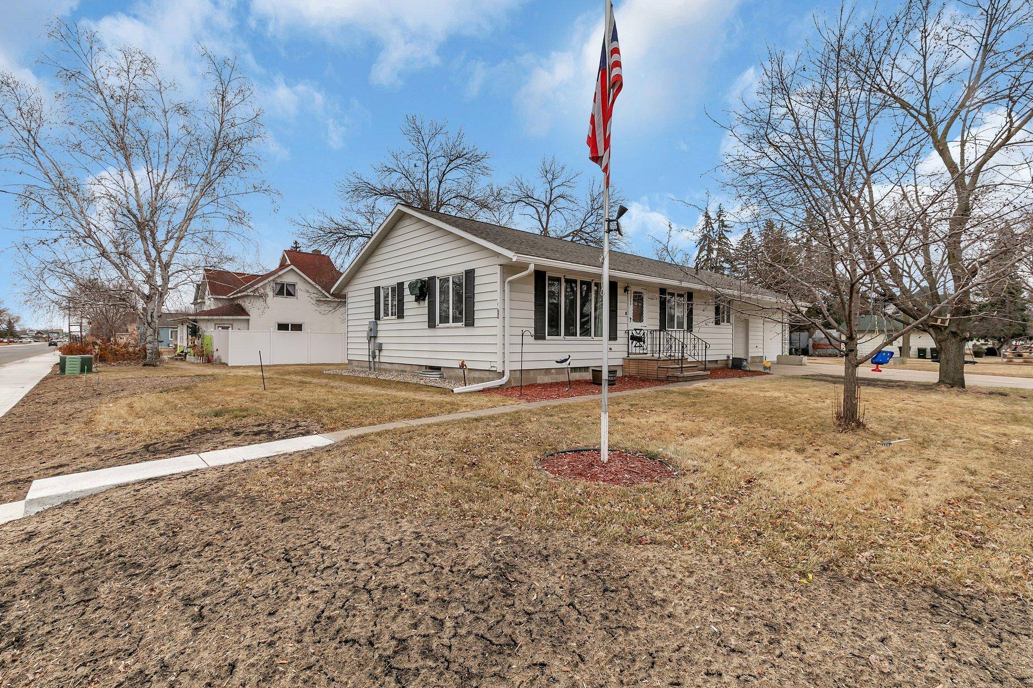 Melrose, MN 56352,6 2nd AVE SW
