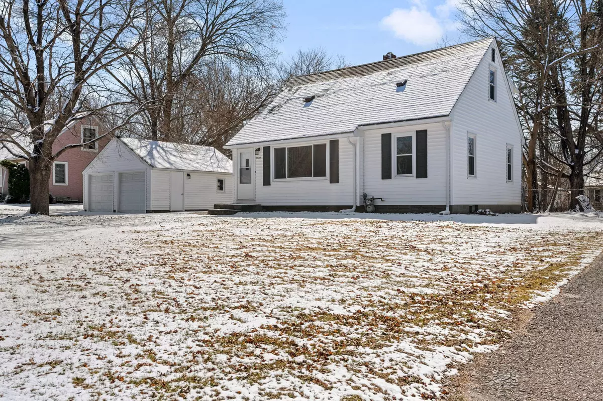 Maplewood, MN 55109,1520 Laurie RD E