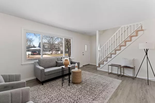 Maplewood, MN 55109,1520 Laurie RD E