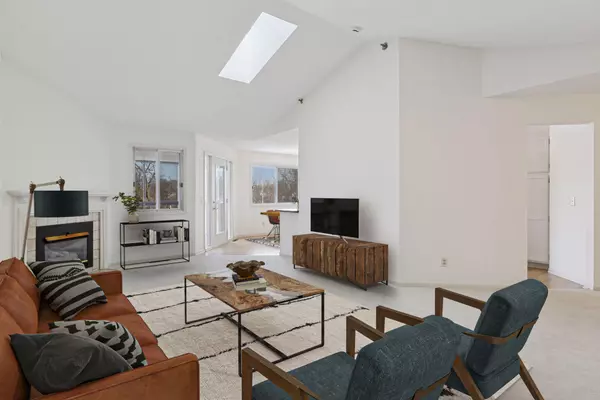 Mendota Heights, MN 55120,2564 Concord WAY