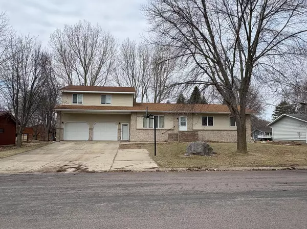 706 18th ST S, Benson, MN 56215