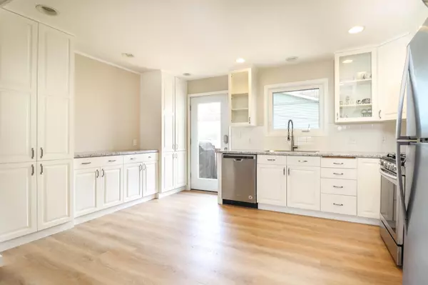 107 37th AVE NW Rochester, MN 55901