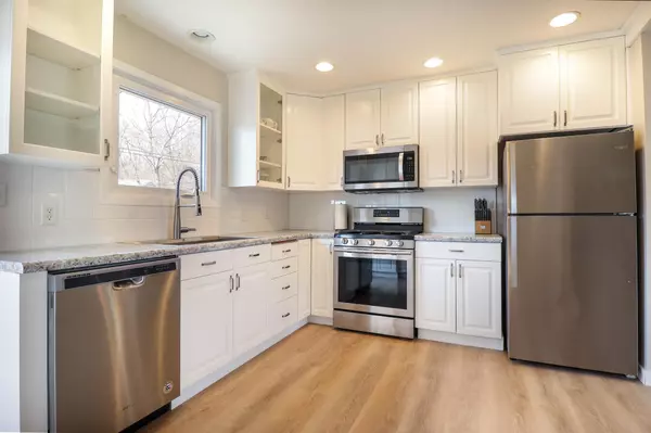 107 37th AVE NW Rochester, MN 55901