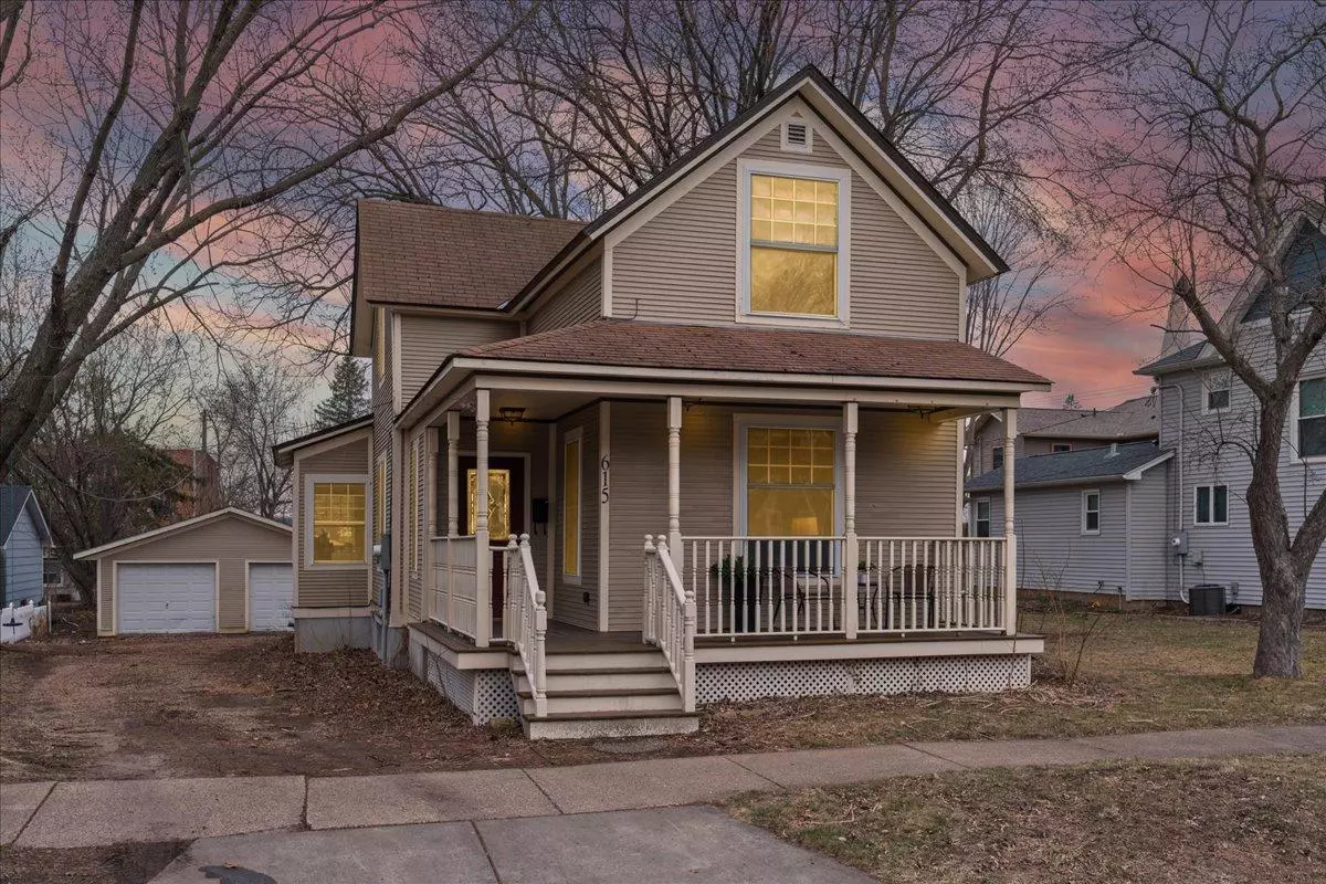 Hudson, WI 54016,615 4th ST