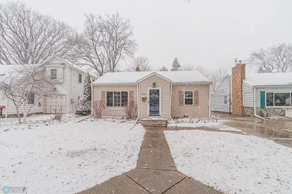 1437 10th ST S, Fargo, ND 58103