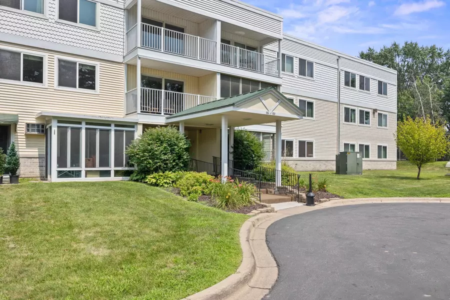 130 Demont AVE E #244, Little Canada, MN 55117