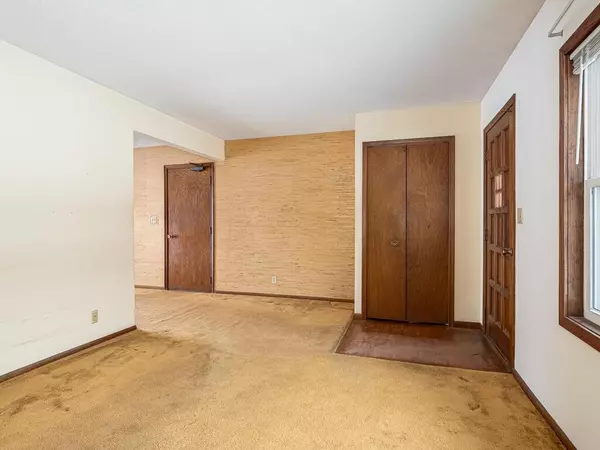 New Hope, MN 55427,3845 Hillsboro AVE N