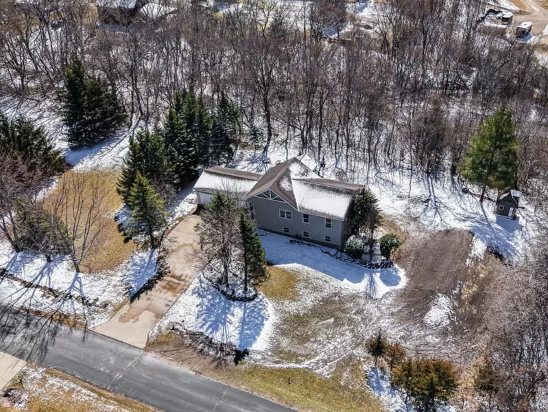 186 Windcrest ST SW, New Prague, MN 56071