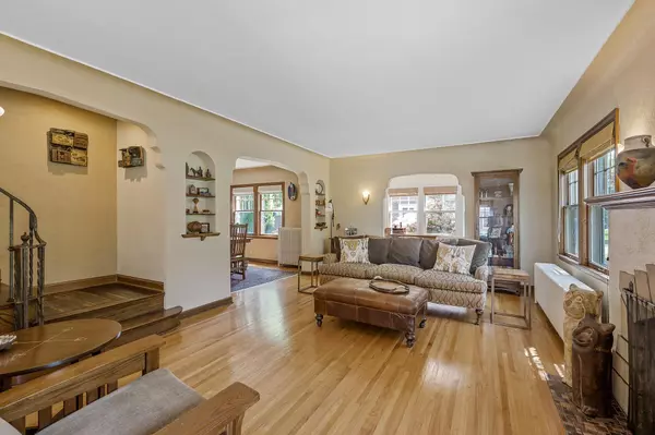 Saint Paul, MN 55116,1651 Highland Pkwy