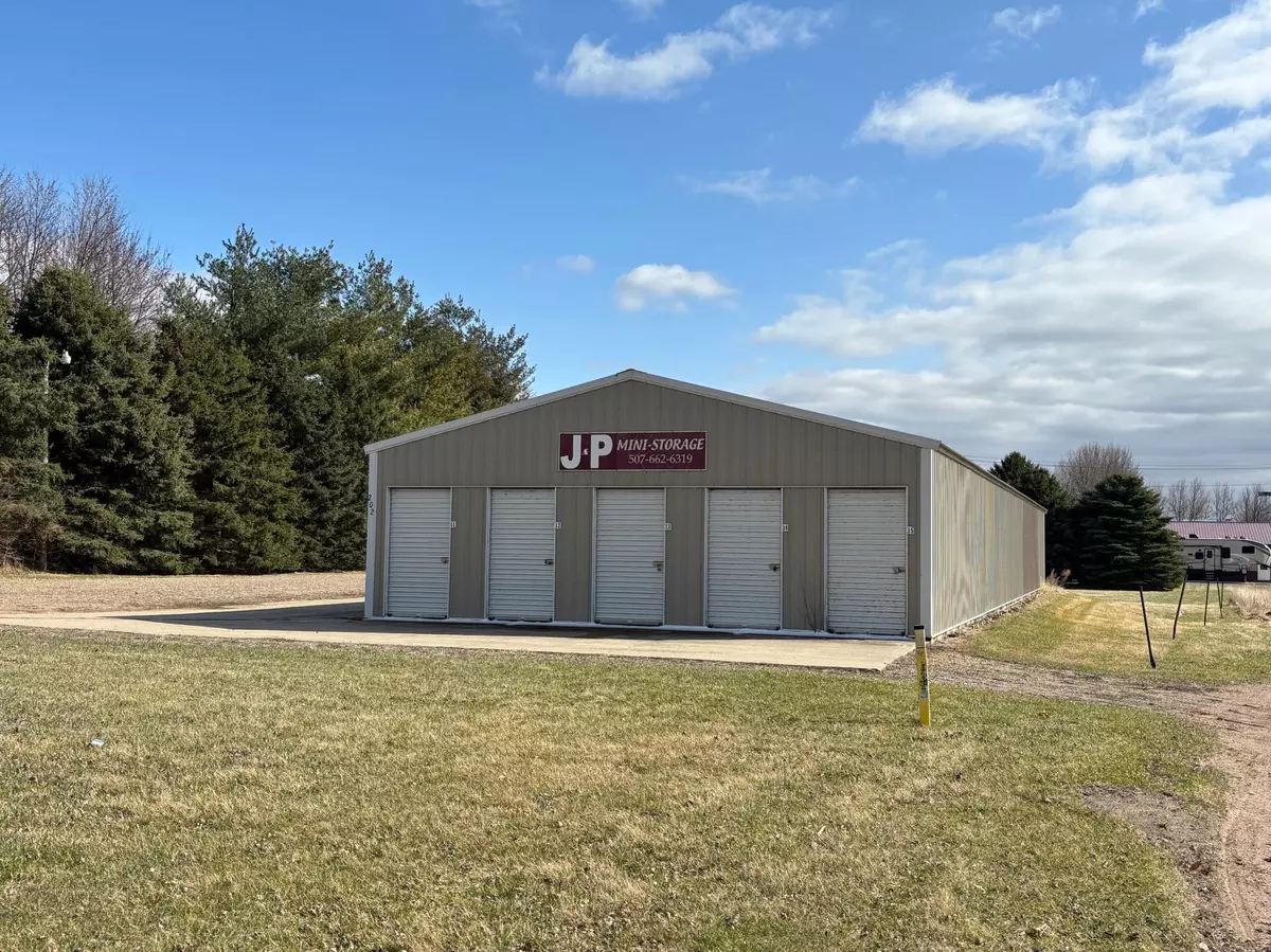 Lakefield, MN 56150,202 7th AVE S