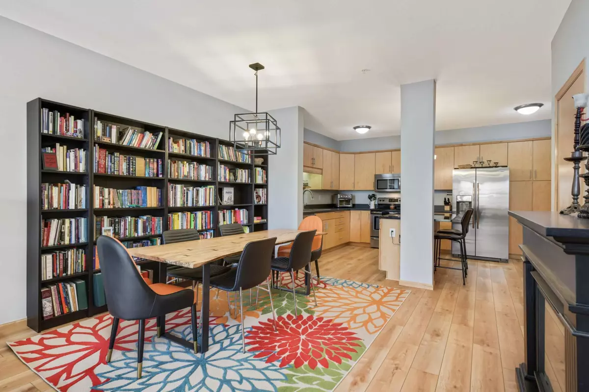 Minneapolis, MN 55403,301 Oak Grove ST #205