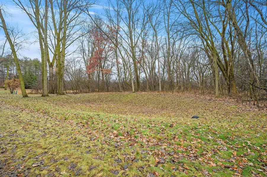 xxx Bevins LN, Mahtomedi, MN 55115