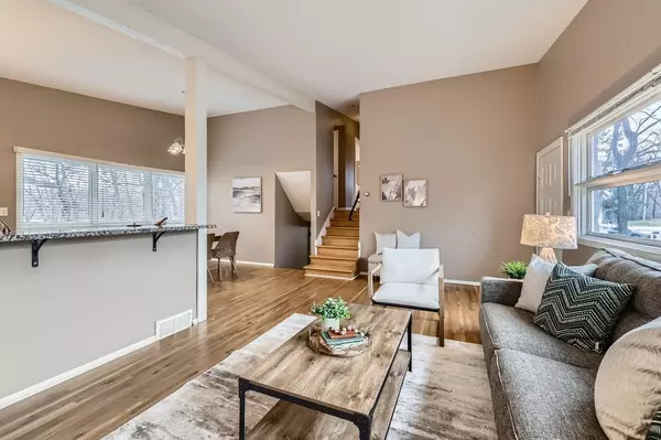 Wayzata, MN 55391,510 Shadyway RD