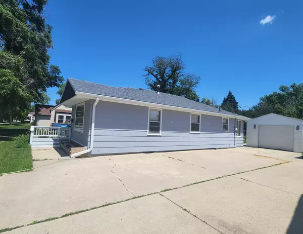 Pipestone, MN 56164,607 6th AVE SW