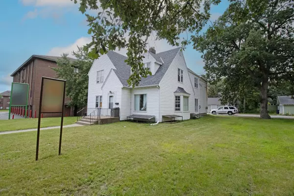Saint Cloud, MN 56301,815 5th AVE S